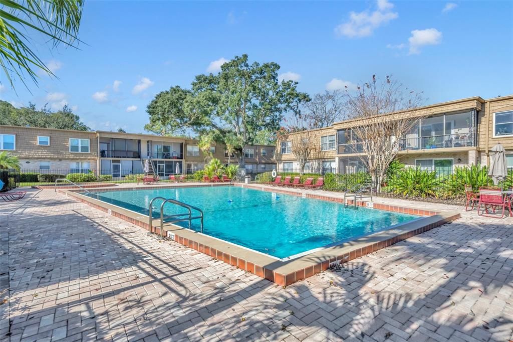 На продажу: $185,000 (2 спален, 2 ванн, 987 Квадратных фут)