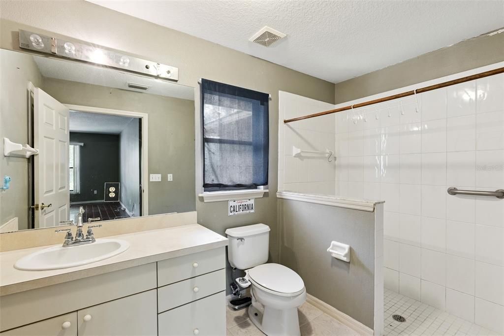 Active With Contract: $549,900 (4 beds, 3 baths, 3364 Square Feet)