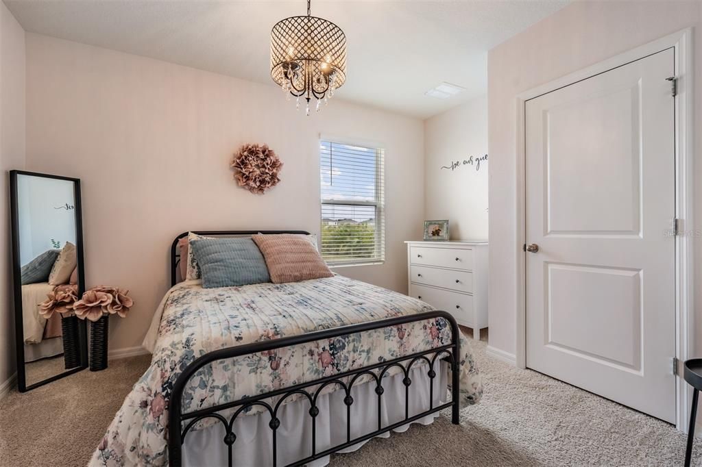 На продажу: $410,000 (5 спален, 3 ванн, 2447 Квадратных фут)