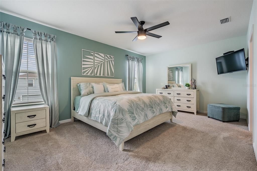 На продажу: $410,000 (5 спален, 3 ванн, 2447 Квадратных фут)