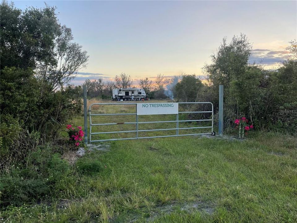 合同活跃: $49,000 (1.25 acres)