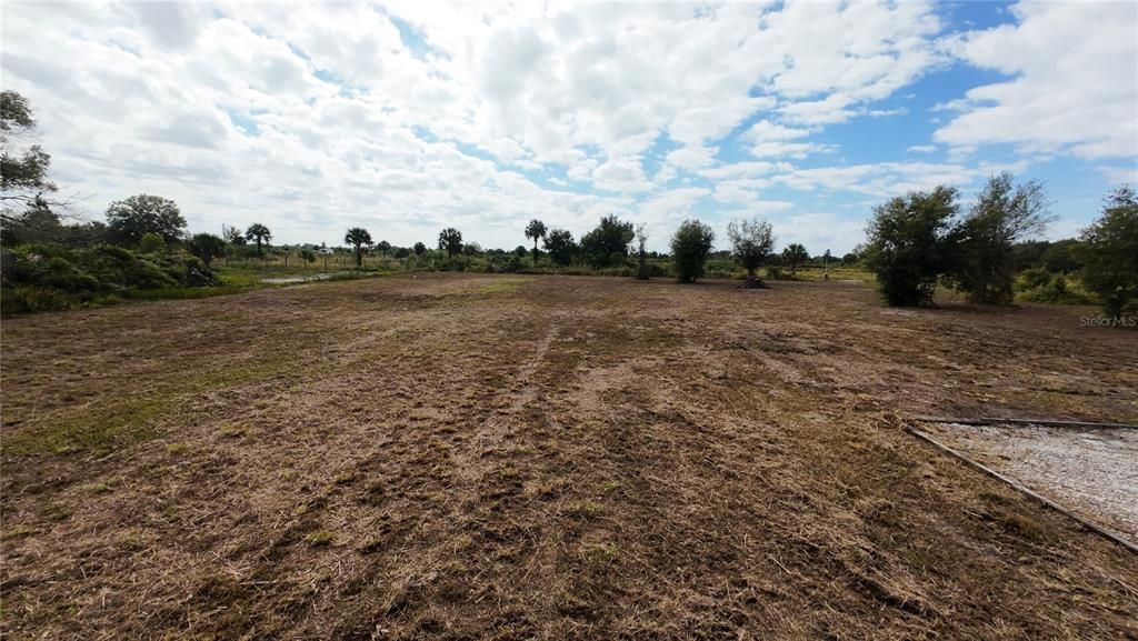 合同活跃: $49,000 (1.25 acres)