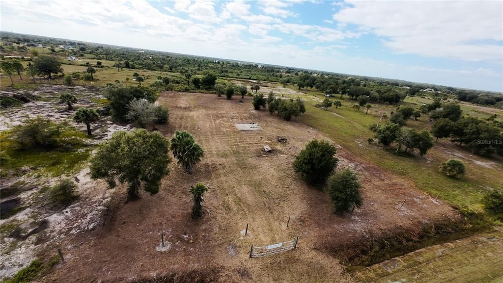 合同活跃: $49,000 (1.25 acres)