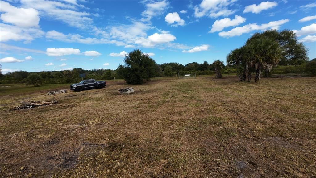 合同活跃: $49,000 (1.25 acres)