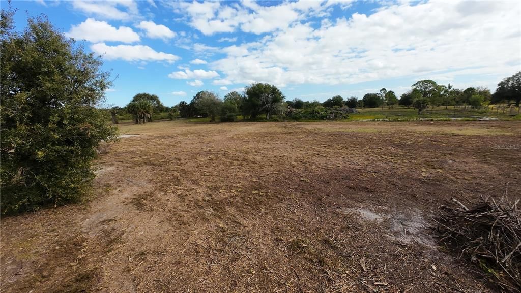 合同活跃: $49,000 (1.25 acres)