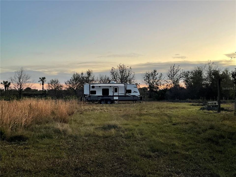 合同活跃: $49,000 (1.25 acres)