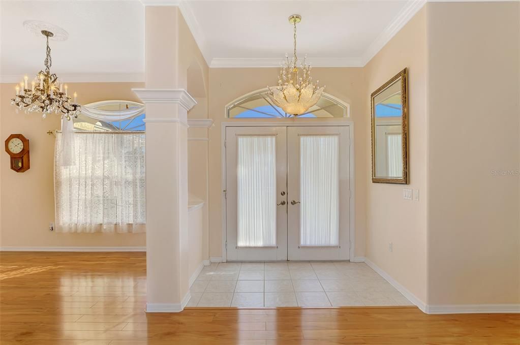 合同活跃: $319,000 (3 贝兹, 2 浴室, 1807 平方英尺)