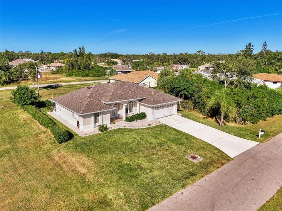 合同活跃: $319,000 (3 贝兹, 2 浴室, 1807 平方英尺)