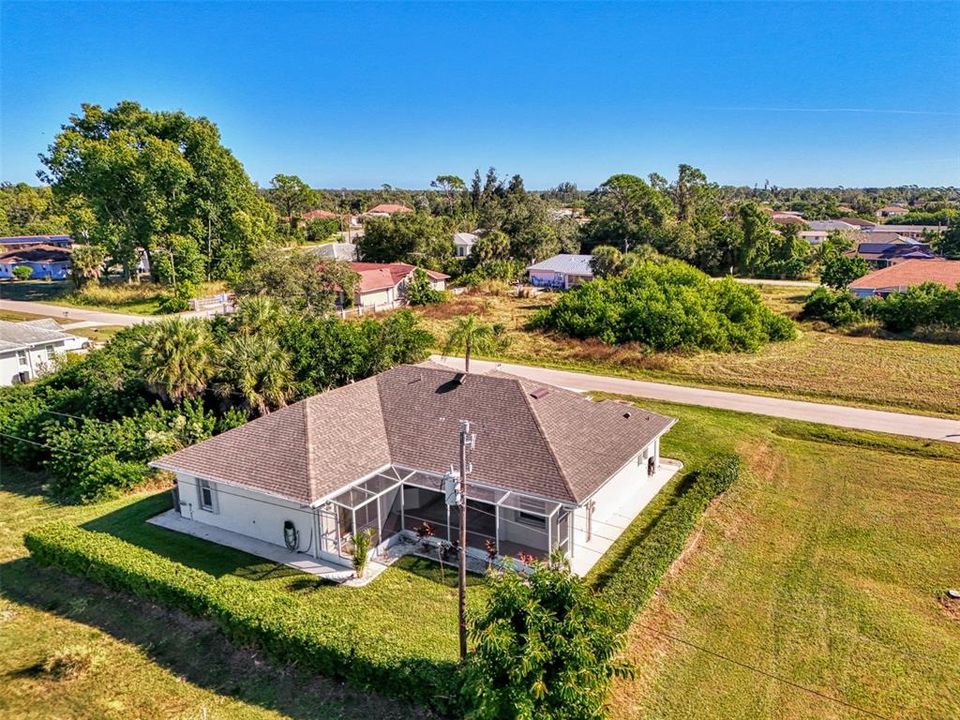 合同活跃: $319,000 (3 贝兹, 2 浴室, 1807 平方英尺)