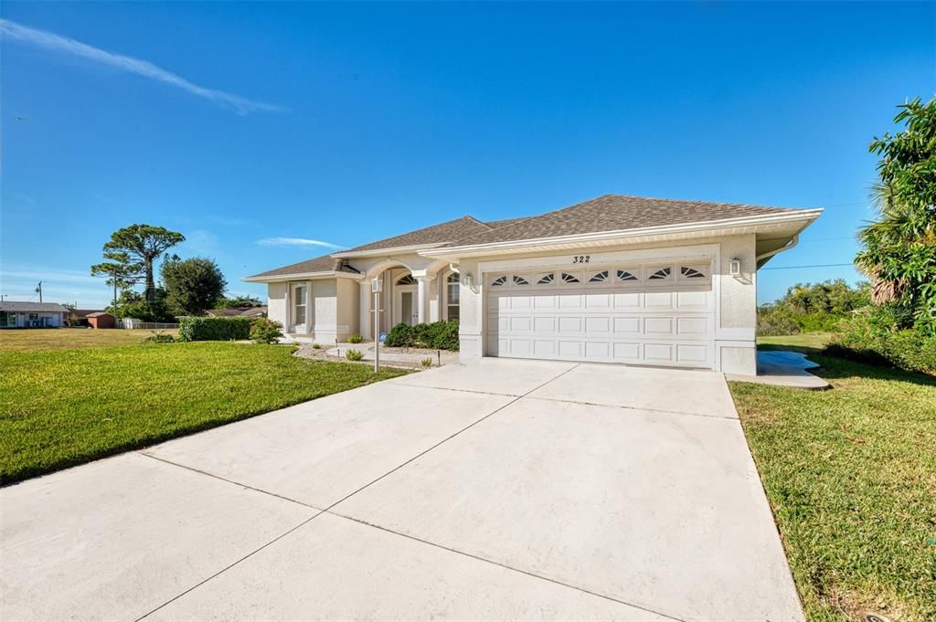 合同活跃: $319,000 (3 贝兹, 2 浴室, 1807 平方英尺)