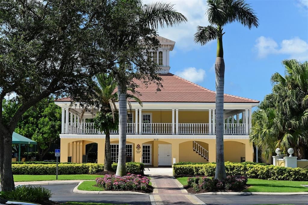 For Sale: $699,000 (3 beds, 3 baths, 2203 Square Feet)