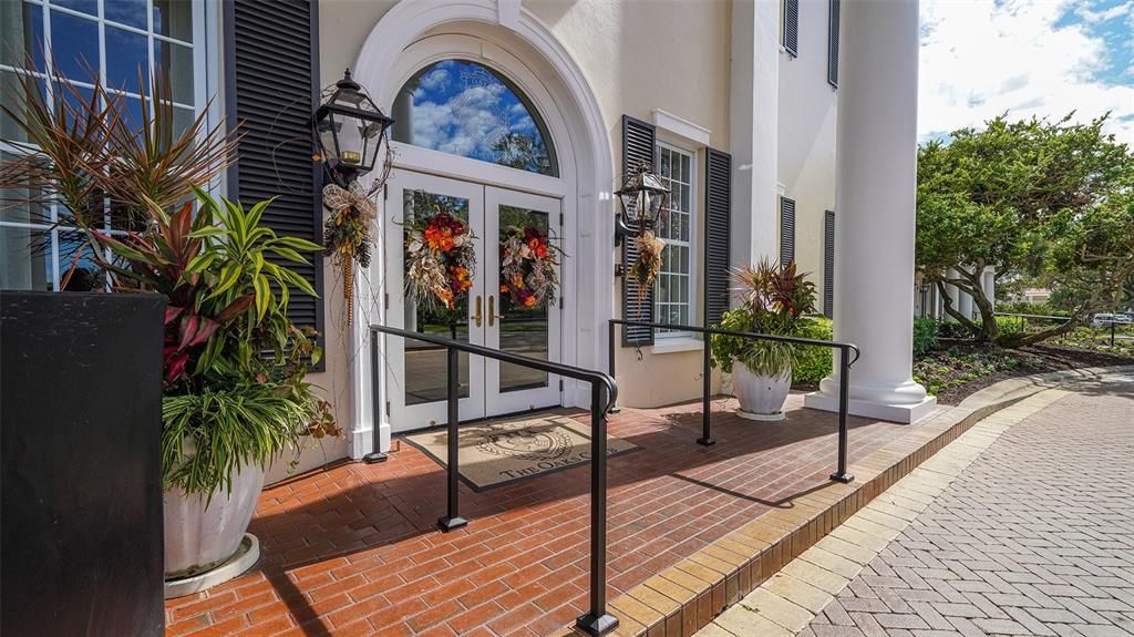 For Sale: $699,000 (3 beds, 3 baths, 2203 Square Feet)