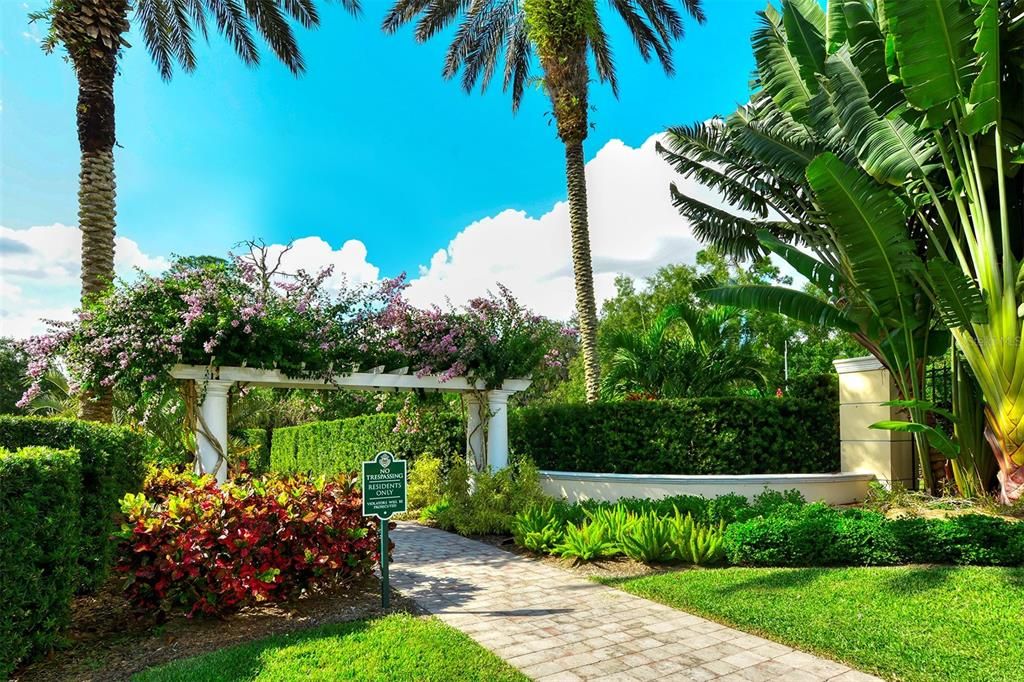 For Sale: $699,000 (3 beds, 3 baths, 2203 Square Feet)