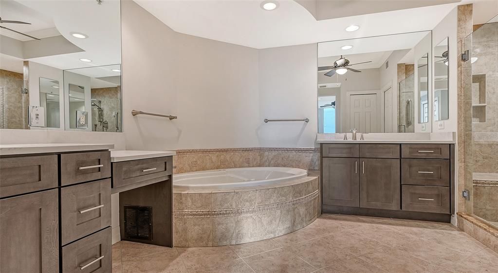 For Sale: $699,000 (3 beds, 3 baths, 2203 Square Feet)