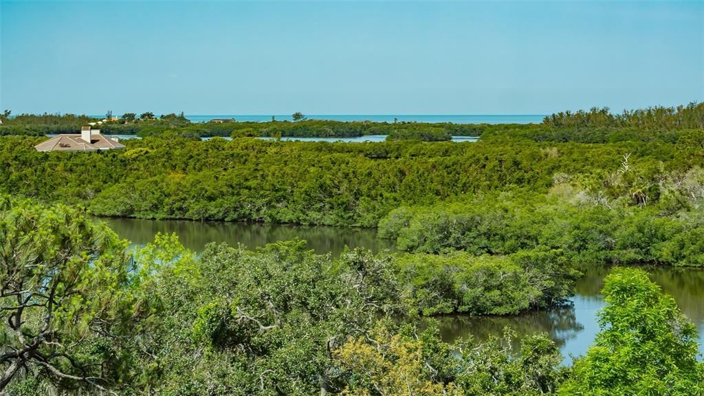 For Sale: $699,000 (3 beds, 3 baths, 2203 Square Feet)