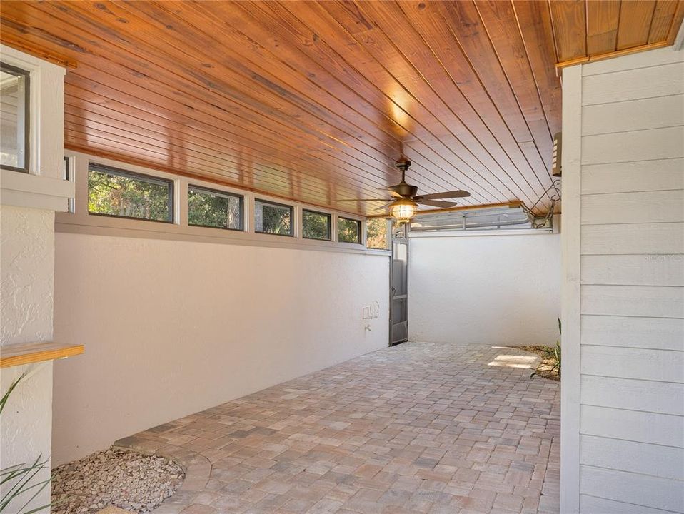 Active With Contract: $249,900 (3 beds, 2 baths, 1376 Square Feet)