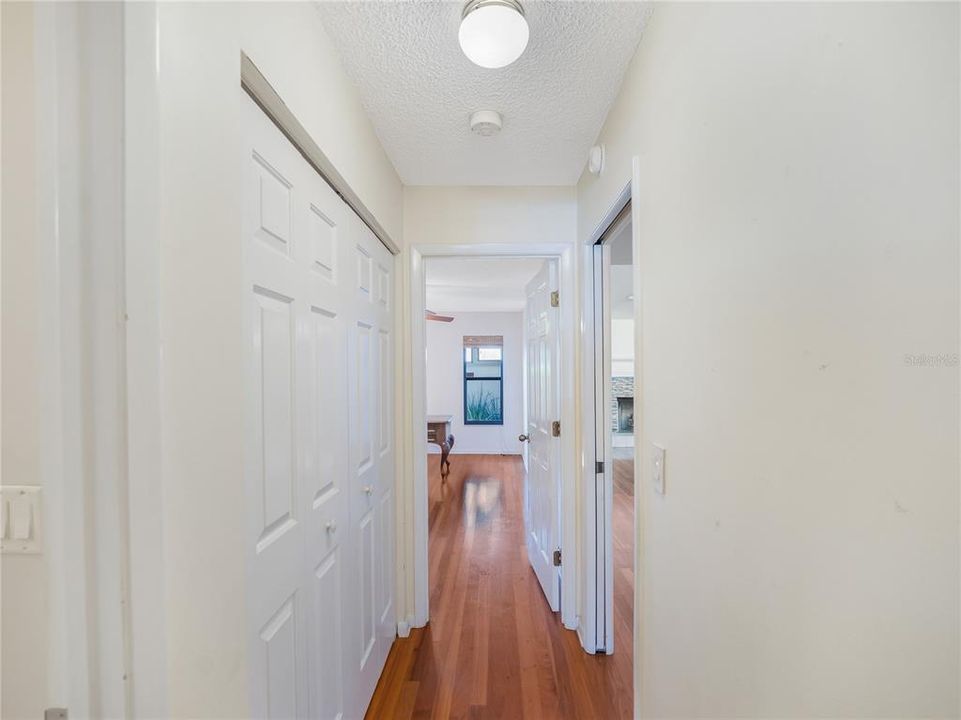 Active With Contract: $249,900 (3 beds, 2 baths, 1376 Square Feet)