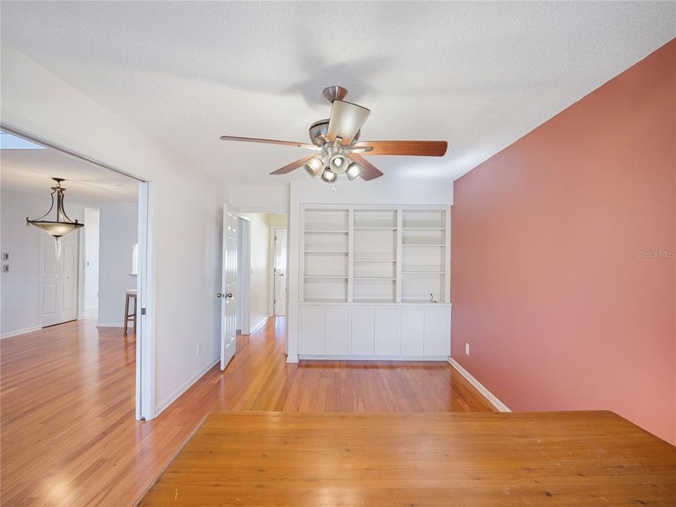 Active With Contract: $249,900 (3 beds, 2 baths, 1376 Square Feet)