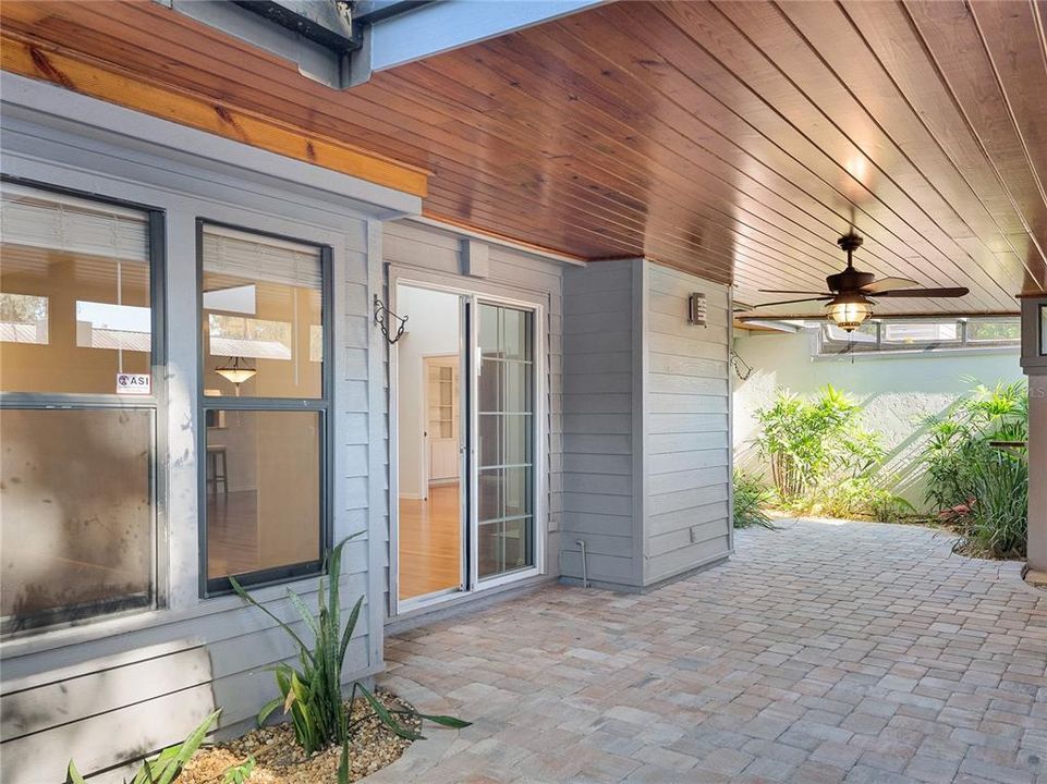 Active With Contract: $249,900 (3 beds, 2 baths, 1376 Square Feet)