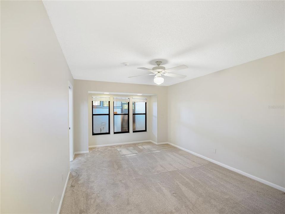 Active With Contract: $249,900 (3 beds, 2 baths, 1376 Square Feet)