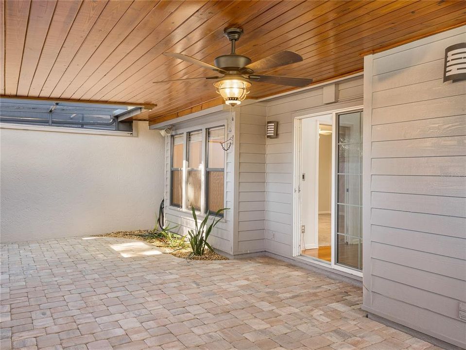 Active With Contract: $249,900 (3 beds, 2 baths, 1376 Square Feet)