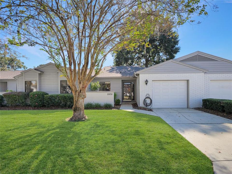 Active With Contract: $249,900 (3 beds, 2 baths, 1376 Square Feet)