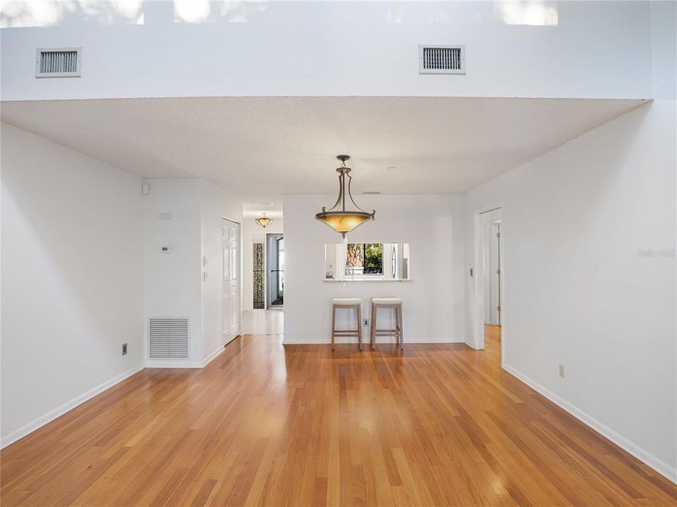 Active With Contract: $249,900 (3 beds, 2 baths, 1376 Square Feet)