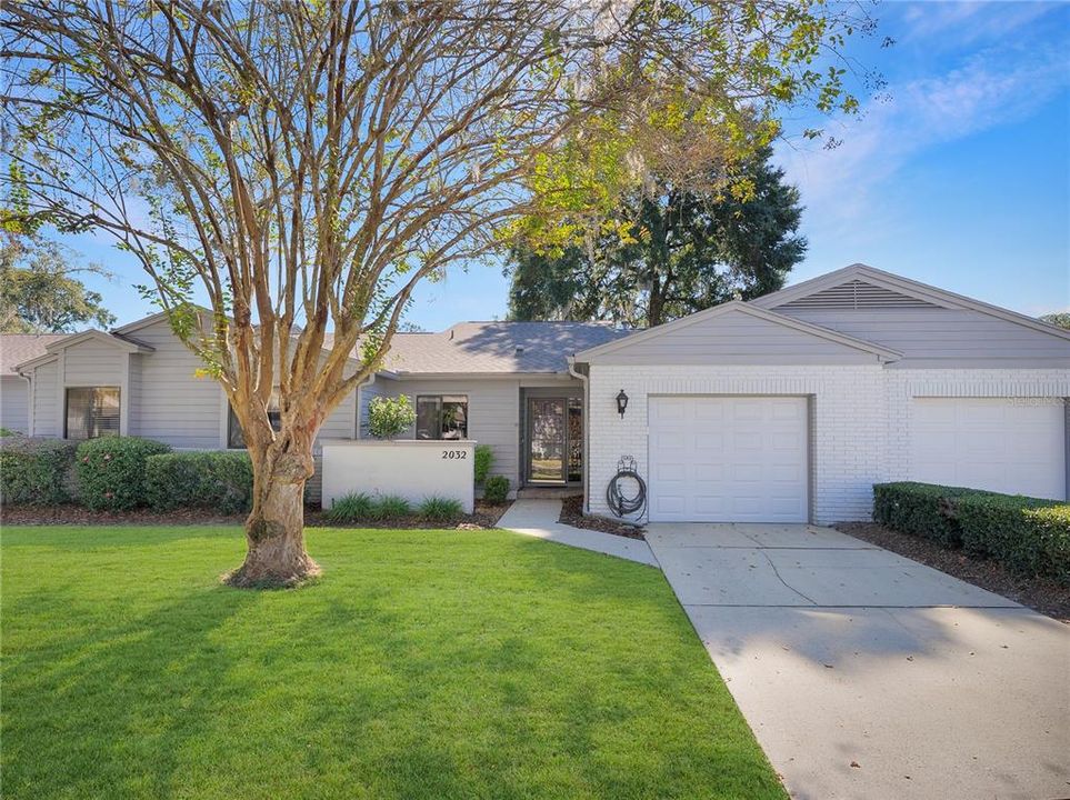 Active With Contract: $249,900 (3 beds, 2 baths, 1376 Square Feet)