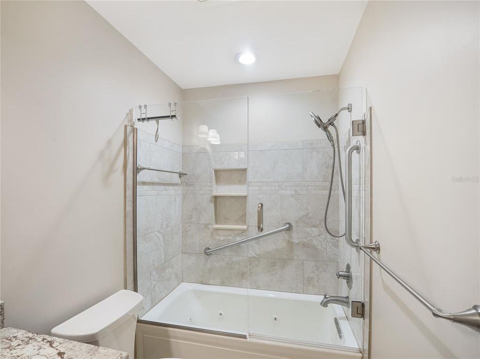 Active With Contract: $249,900 (3 beds, 2 baths, 1376 Square Feet)