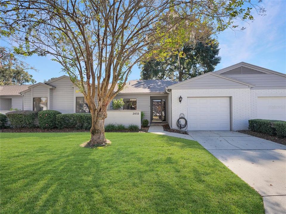 Active With Contract: $249,900 (3 beds, 2 baths, 1376 Square Feet)