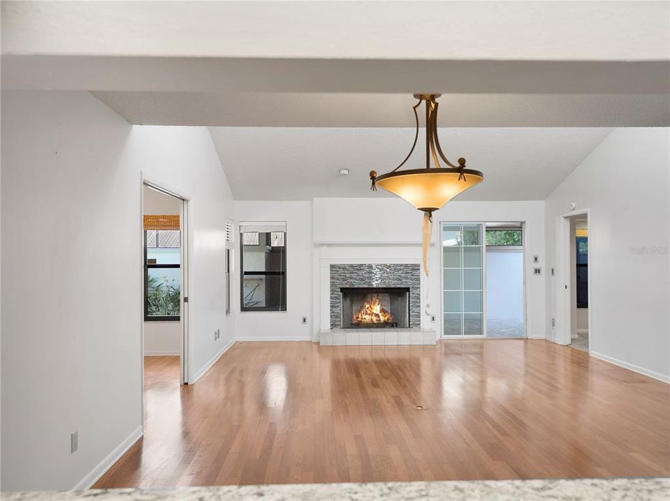 Active With Contract: $249,900 (3 beds, 2 baths, 1376 Square Feet)