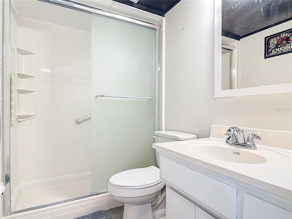 待售: $119,900 (2 贝兹, 1 浴室, 864 平方英尺)