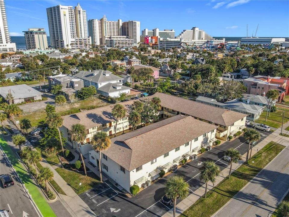 待售: $119,900 (2 贝兹, 1 浴室, 864 平方英尺)