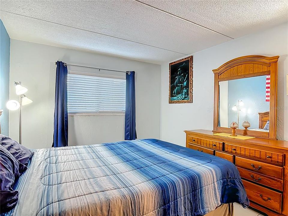 待售: $119,900 (2 贝兹, 1 浴室, 864 平方英尺)