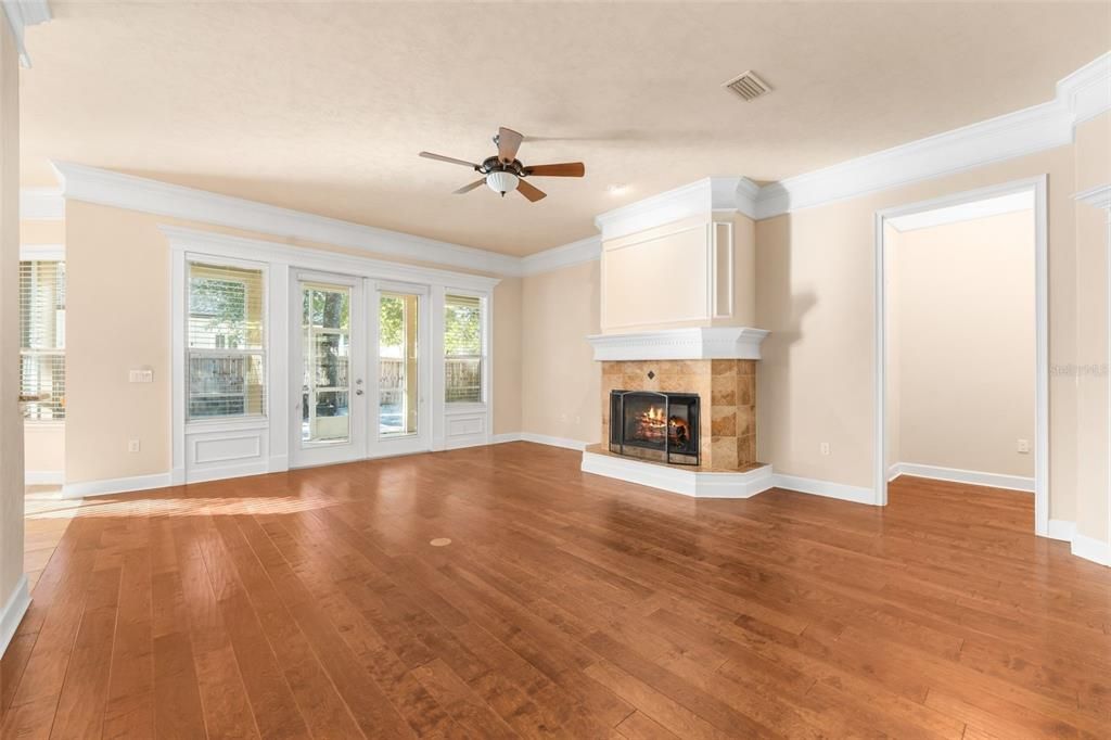 待售: $449,900 (3 贝兹, 2 浴室, 2038 平方英尺)