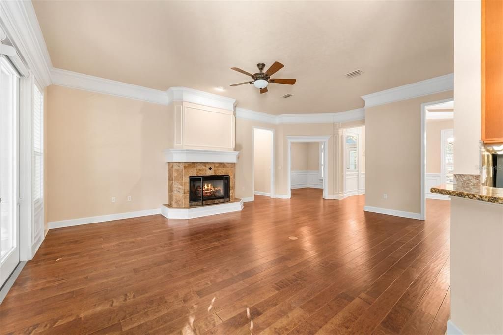 待售: $449,900 (3 贝兹, 2 浴室, 2038 平方英尺)