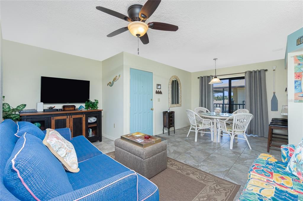 En Venta: $375,000 (2 camas, 1 baños, 816 Pies cuadrados)