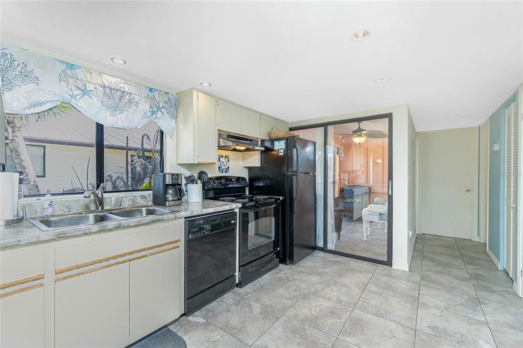 En Venta: $375,000 (2 camas, 1 baños, 816 Pies cuadrados)