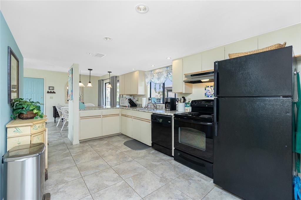 En Venta: $375,000 (2 camas, 1 baños, 816 Pies cuadrados)