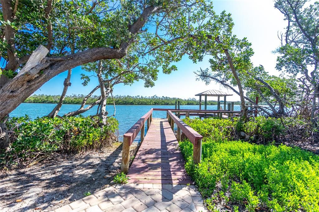 En Venta: $375,000 (2 camas, 1 baños, 816 Pies cuadrados)