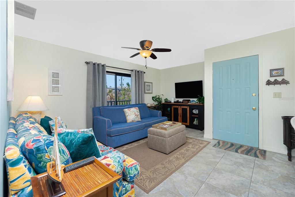 En Venta: $375,000 (2 camas, 1 baños, 816 Pies cuadrados)