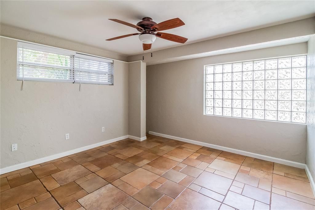 En Renta: $2,630 (3 camas, 2 baños, 2881 Pies cuadrados)