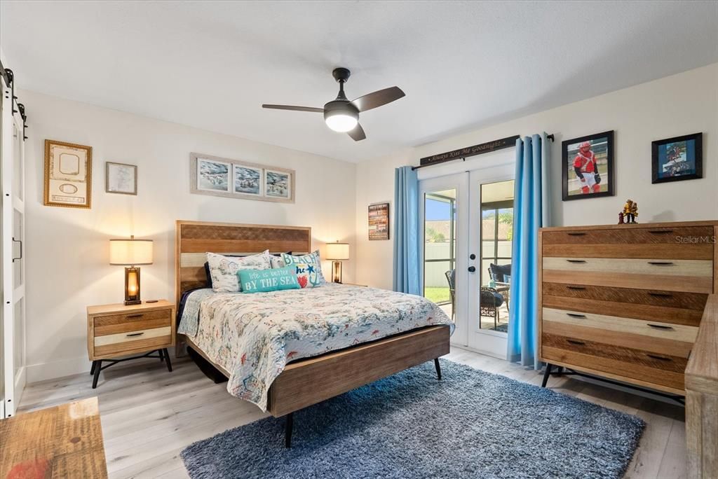 合同活跃: $649,000 (2 贝兹, 2 浴室, 1453 平方英尺)