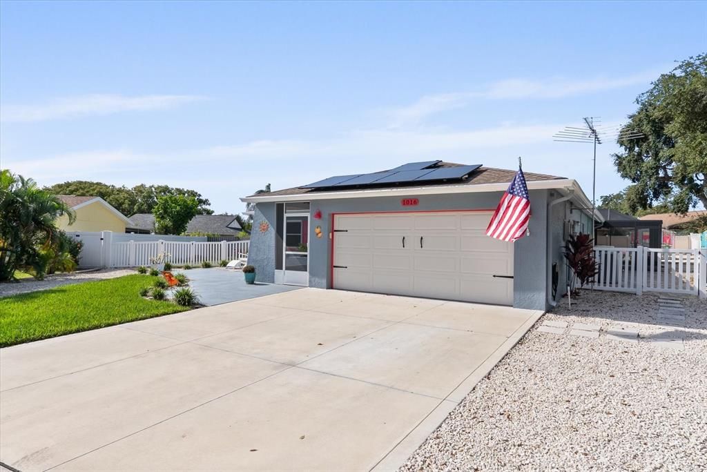 合同活跃: $649,000 (2 贝兹, 2 浴室, 1453 平方英尺)