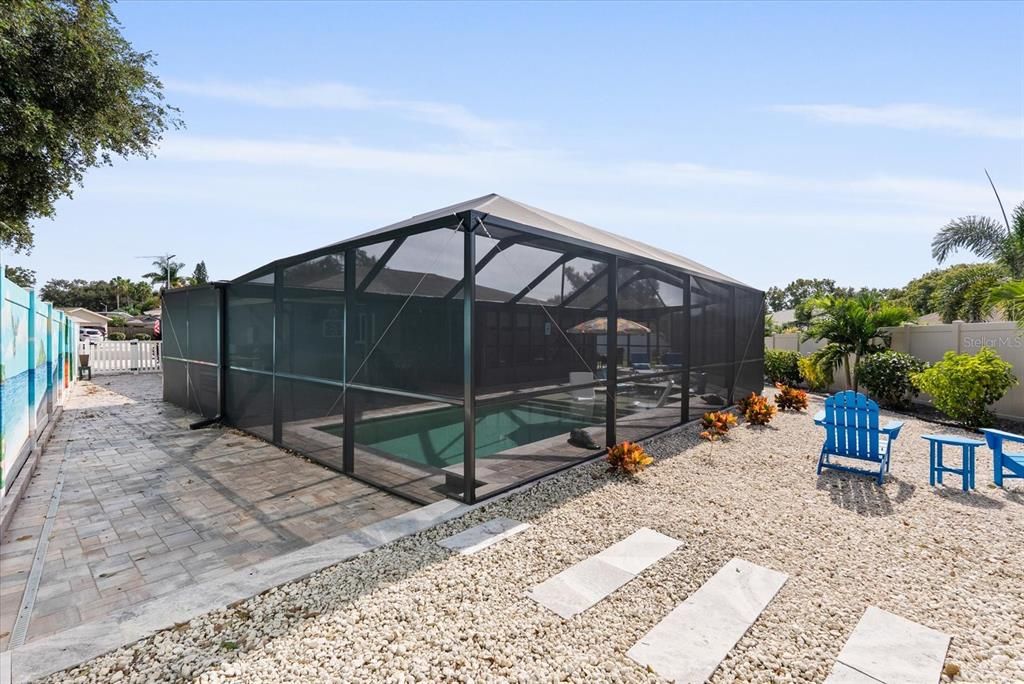 合同活跃: $649,000 (2 贝兹, 2 浴室, 1453 平方英尺)