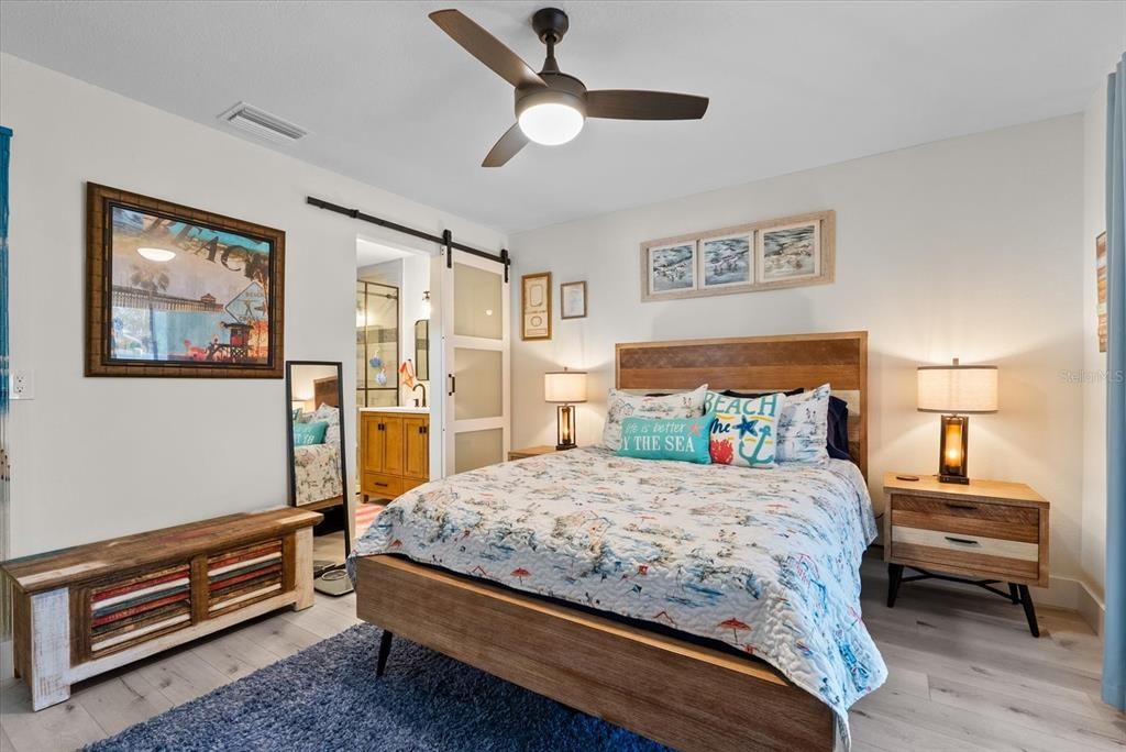 合同活跃: $649,000 (2 贝兹, 2 浴室, 1453 平方英尺)