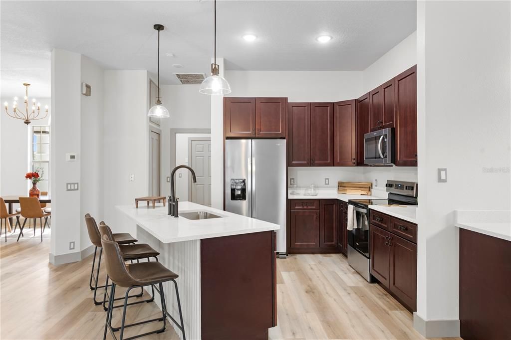 For Sale: $615,000 (3 beds, 3 baths, 2204 Square Feet)