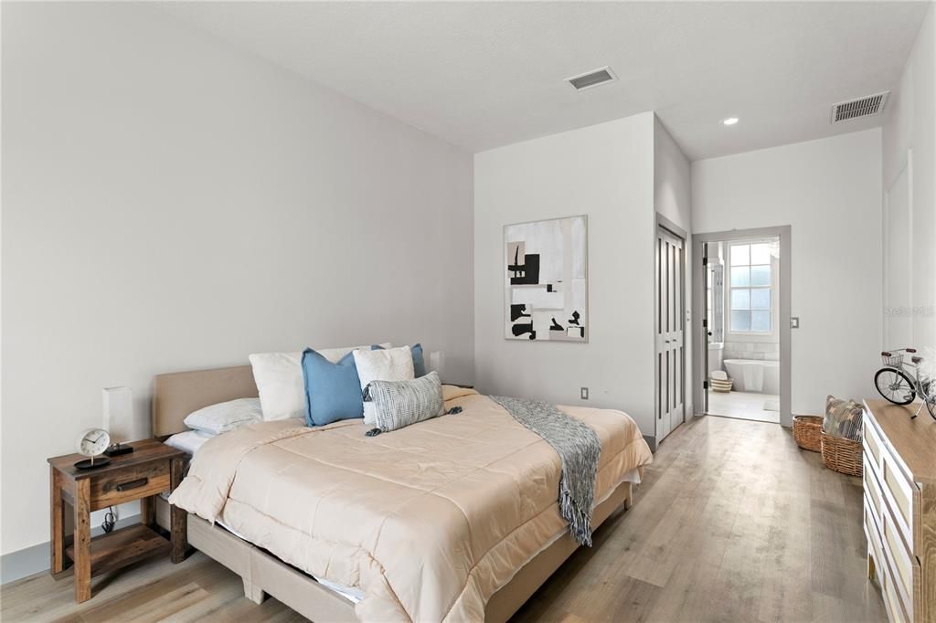 For Sale: $615,000 (3 beds, 3 baths, 2204 Square Feet)