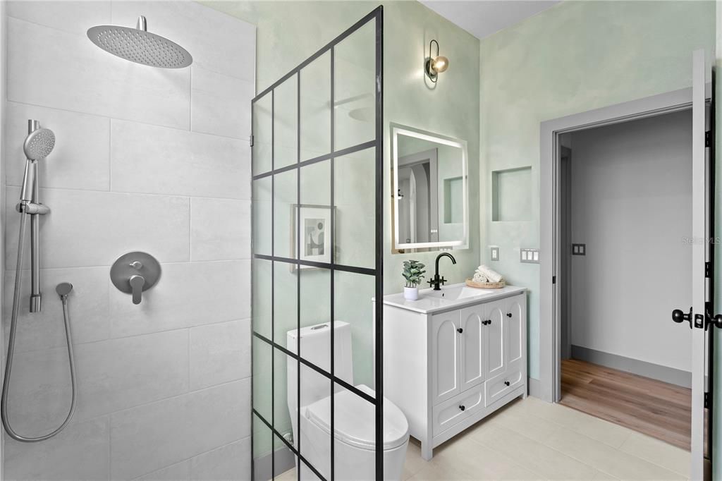 For Sale: $615,000 (3 beds, 3 baths, 2204 Square Feet)