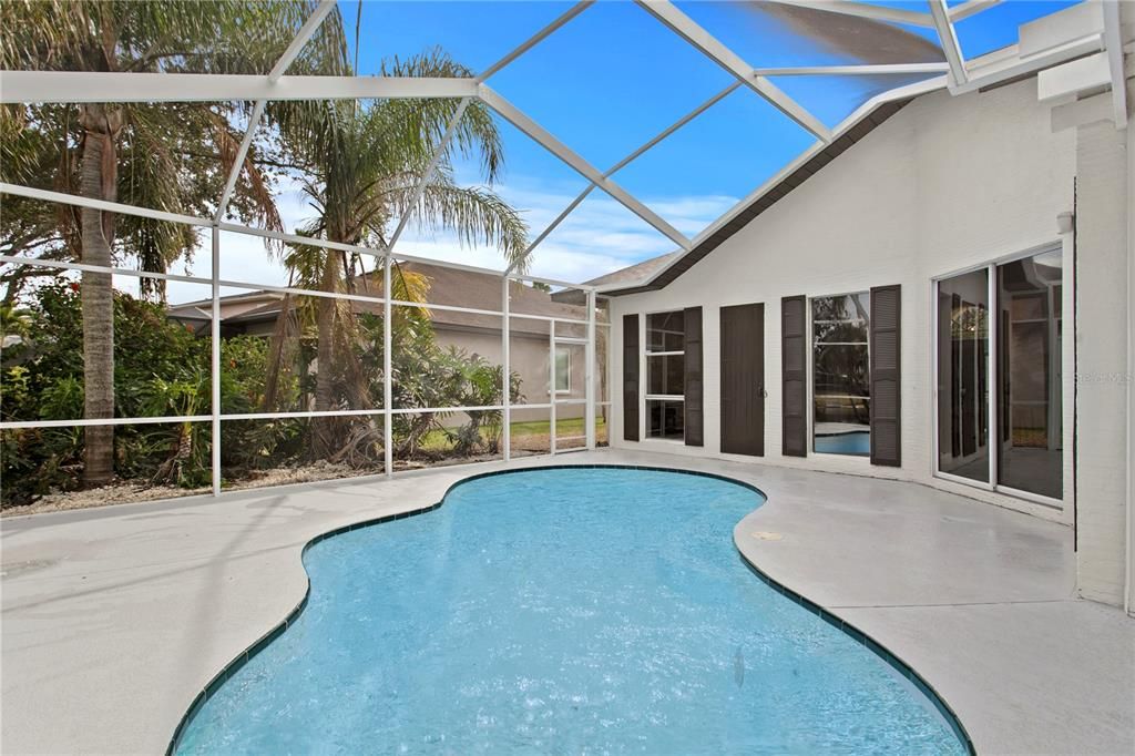 For Sale: $615,000 (3 beds, 3 baths, 2204 Square Feet)